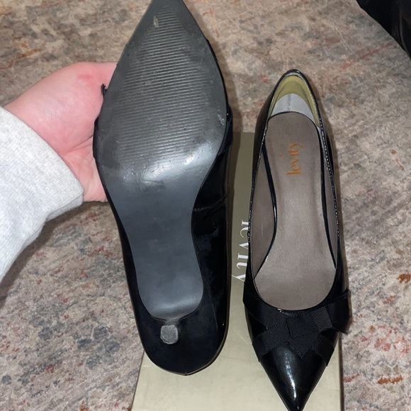 Levity Bow Heels - Picture 4 of 4